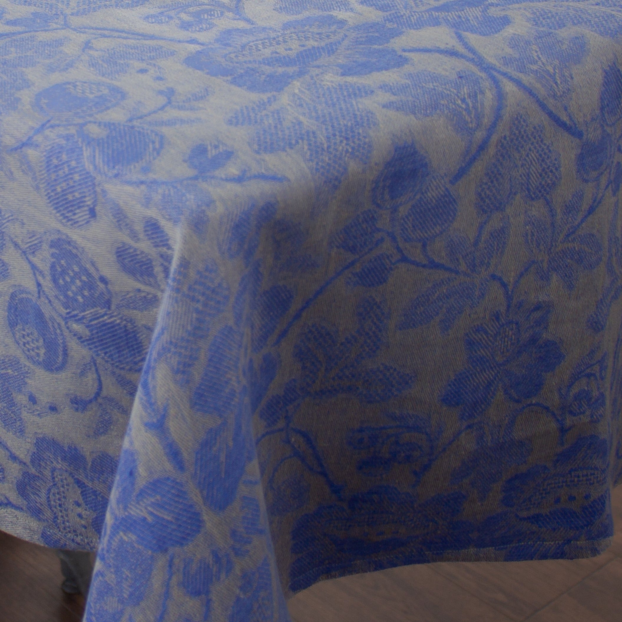 Sullivan Loire Linen Riviera Tablecloth by Sullivan Mercantile